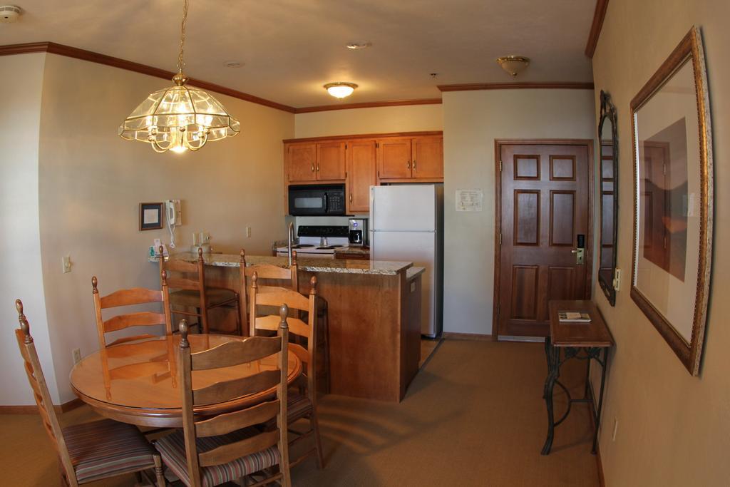 Osthoff Resort Elkhart Lake Room photo