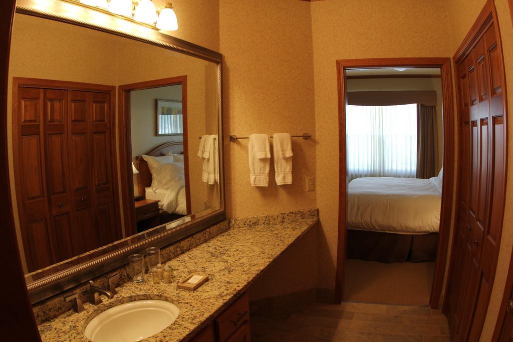 Osthoff Resort Elkhart Lake Room photo